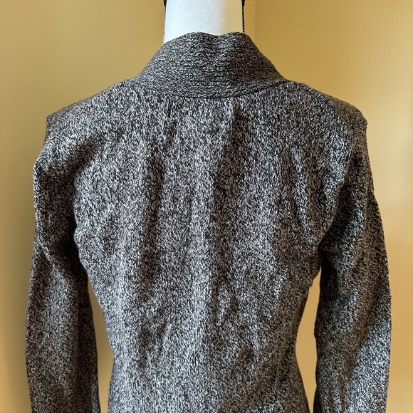 **GEOFFREY BEENE* Heather Gray Sport Long Sleeve V-Neck Sweater Size Medium - Picture 5 of 7